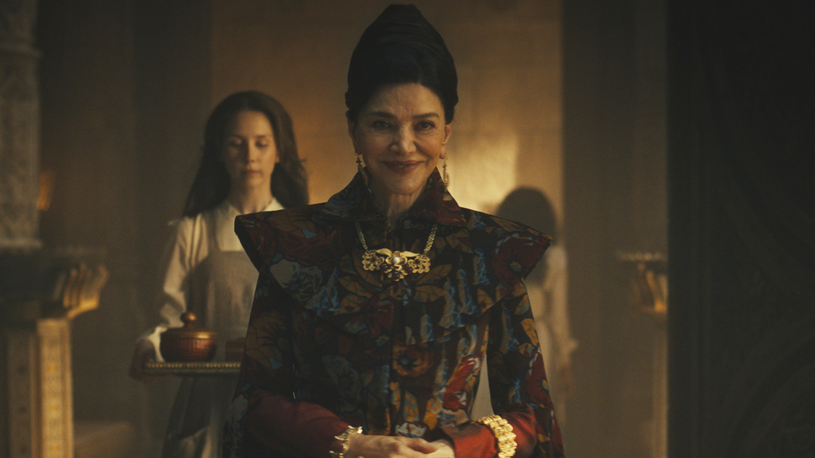 Elaida smiling in The Wheel of Time Season 3